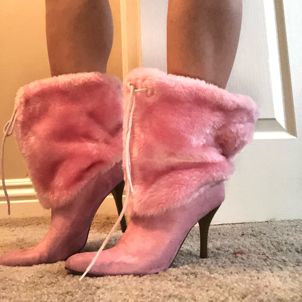 90s Pink Fur Boots